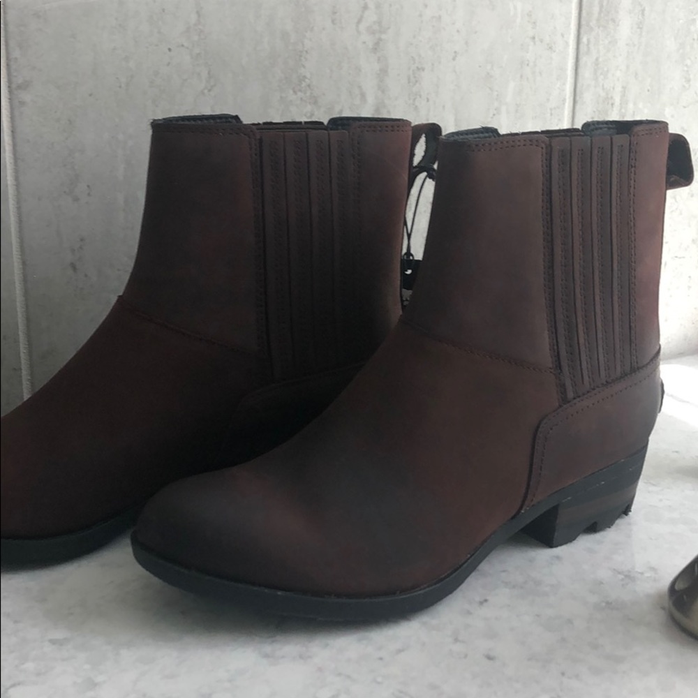 SOREL waterproof Chelsea boot BRAND NEW😊